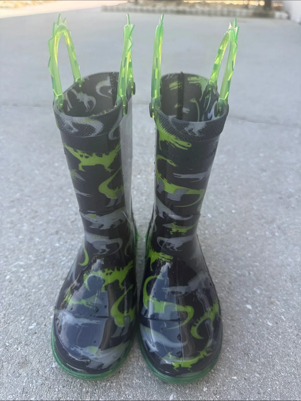 Kids' Light-Up Dinosaur Rain Boots size 9